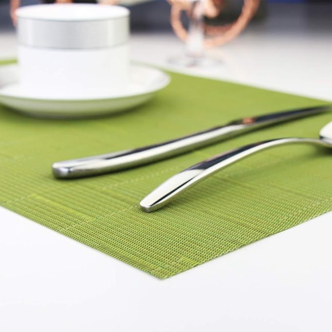 PIGCHCY Plastic Placemats,Durable Heat Resistant Placemats for Dining Table,Washable Woven Vinyl Kitchen Placemats Set of 4 (18 x 12 inches,Sage Green)