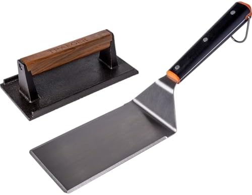 Traeger Grills Flat Top Burger Kit – XL Heavy-Duty Spatula & Cast Iron Burger by Unknown