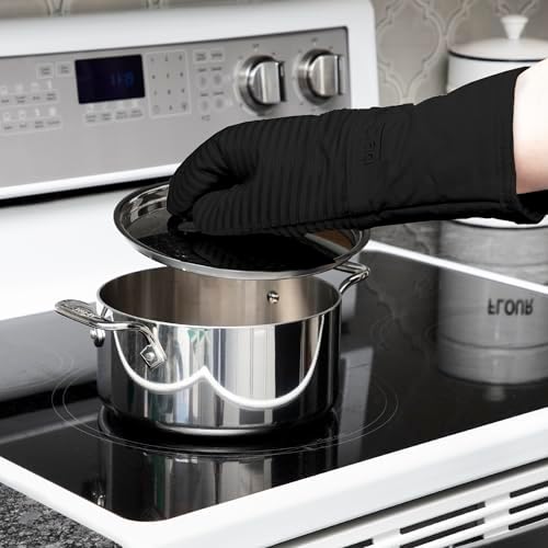 All-Clad Premium Silicone Oven Mitt and Pot Holder Set - Image 5