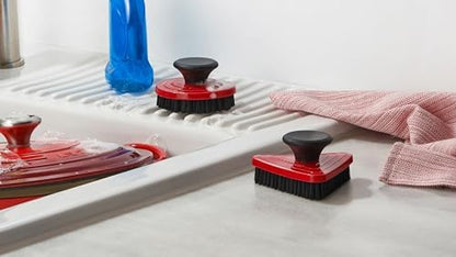 Le Creuset Set of 2 Cleaning Brushes - Image 2