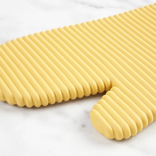 KITCHENAID Ribbed Soft Silicone Oven Mitt 2-Pack Set, Butter Yellow - Image 3