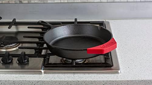 Lodge Silicone Assist Handle Holder, Dishwasher Safe - Image 5