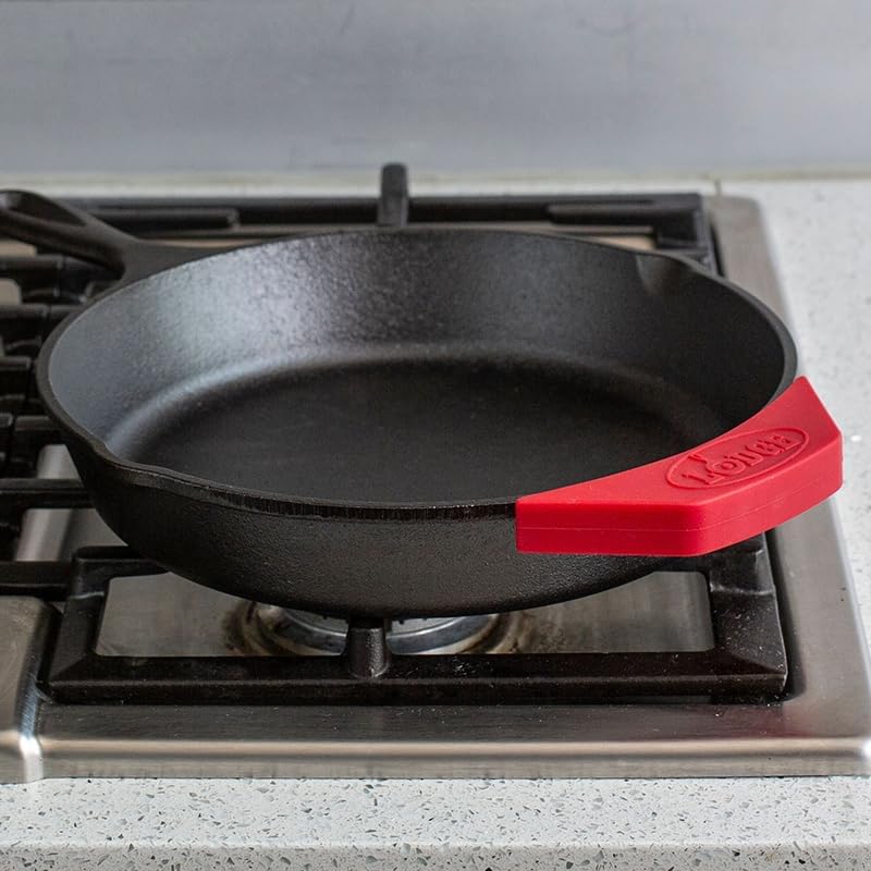 Lodge Silicone Assist Handle Holder, Dishwasher Safe - Image 2