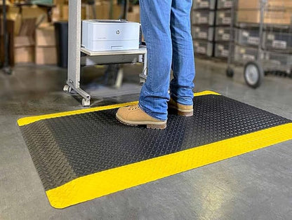 Wearwell Diamond-Plate Select Mat - Black/Yellow. Anti-Fatigue Workstation Mat. 3' W x 5' L x 9/16" Thickness. PVC Vinyl Surface with PVC Sponge. For Dry Industrial Use (495.916x3x5BYL)