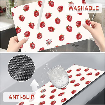 Strawberry Placemats Set of 4 - Faux Leather Heat Resistant Placemats for Dinner Table, Non-Slip Waterproof Oil-Proof Washable Reusable Placemat for Indoor Outdoor Kitchen Decor, 15.75In*11.81In