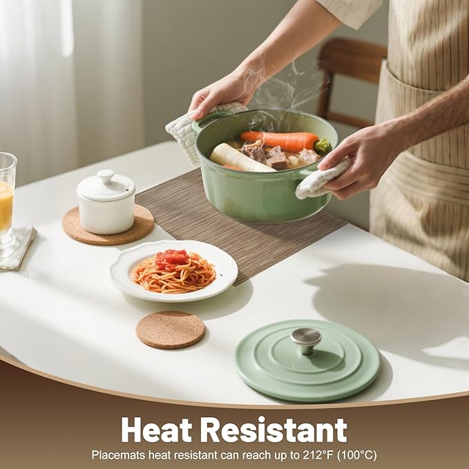 Placemats Set of 8，Non-Slip PVC Weave Table Mats Easy to Clean，Heat Resistant Place Mats for Kitchen Dining Table Decoration Indoor Outdoor，Light Brown