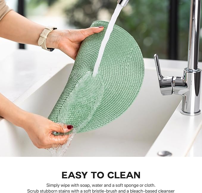 Round Placemats Set of 4 Plastic Woven Placemats Washable Wipeable Table Mats for Dining Table Heat Resistant Non-Slip Circle Place Mats (Green)