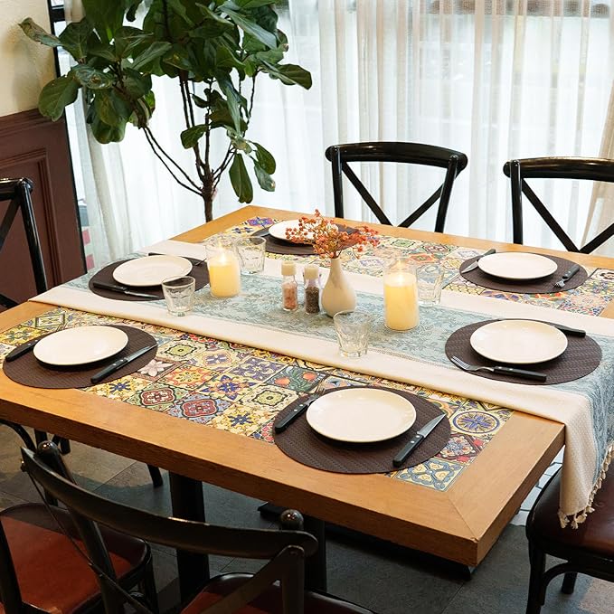 Round Faux Leather Placemats Set of 4 – 13 Inch Vinyl Table Mats, Heat Resistant, Non Slip, Wipeable & Washable, Easy to Clean Dining Table Decor for Kitchen & Dining（Dark Brownish Black）