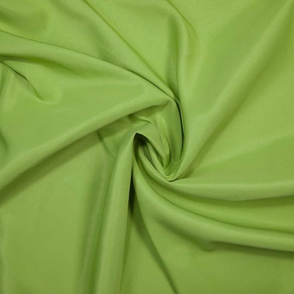 Gee Di Moda Rectangle Tablecloth - 70 x 120 Inch Apple Green Table Cloth for 6 or 8 Foot Rectangle Tables - Heavy Duty Washable Fabric - for Holiday Party, Dinner, Weddings, Baby Shower & Events