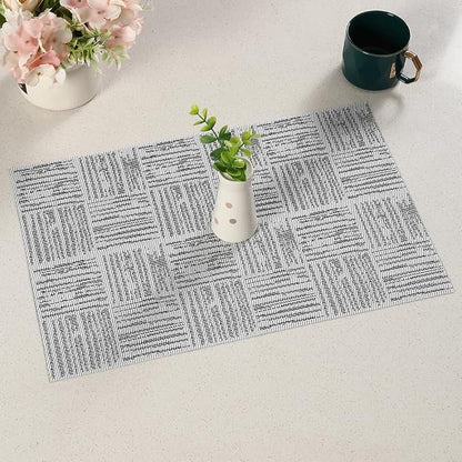 Placemats Set of 6, Plastic Vinyl 18" x 12" Place Mats for Dinner Table, No-Slip Wipeable Table Mats Daily Use Patio Kitchen Decoration (White Mix Black)