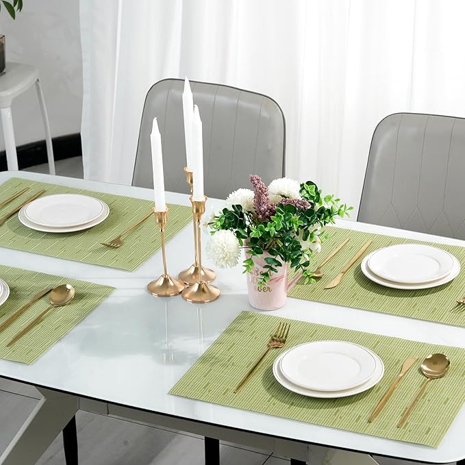 Placemats Set of 8，Christmas Non-Slip PVC Weave Table Mats Easy to Clean，Heat Resistant Place Mats for Kitchen Dining Table Decoration Indoor Outdoor，Pea Green