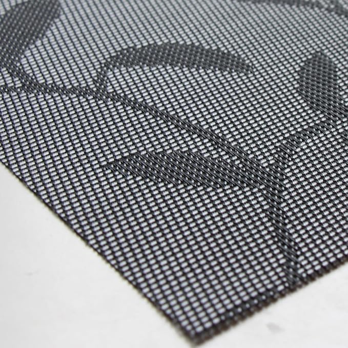 Leaf Placemats Set of 4, Non-Slip Heat-Resistant 18" x 12" Vinyl Washable Placemats for Kitchen Indoor Outdoor Party Birthdays Weddings Decoration (Black)