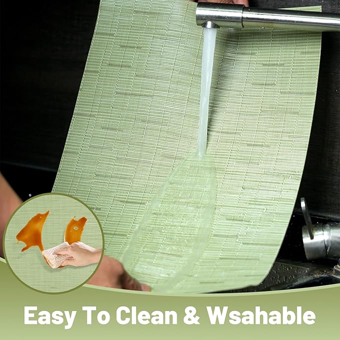 Placemats Set of 8，Christmas Non-Slip PVC Weave Table Mats Easy to Clean，Heat Resistant Place Mats for Kitchen Dining Table Decoration Indoor Outdoor，Pea Green