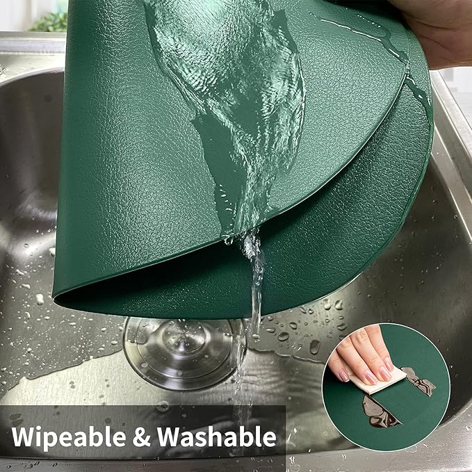Herda Green Placemats Set of 4 Faux Leather Placemat Wipeable Washable Placemats for Round Table,Table Mat for Kitchen Dining Patio Outdoor Indoor Place Mat 4 Pack for Christmas Holiday Placemats